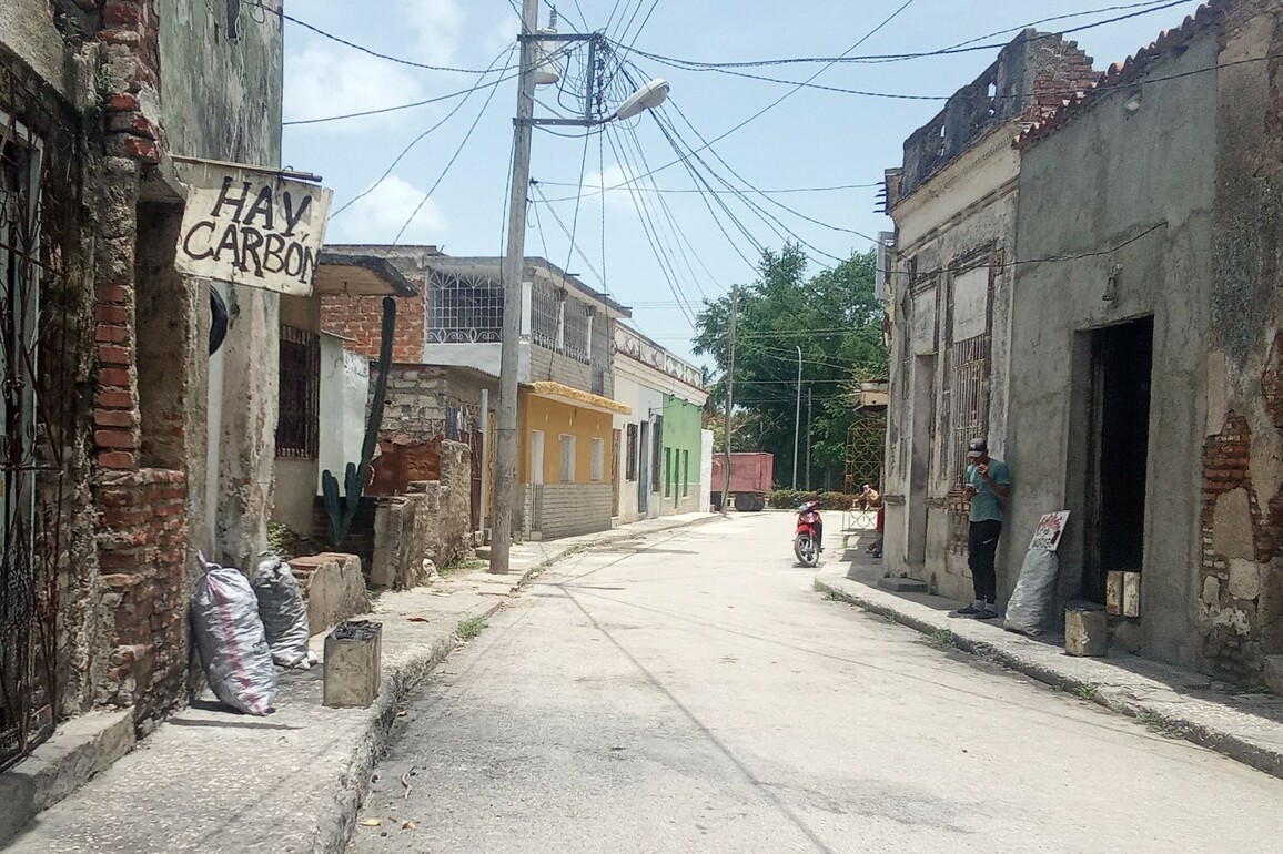 How Cuban Charcoal Was Diverted from Export to Local Use - Havana Times