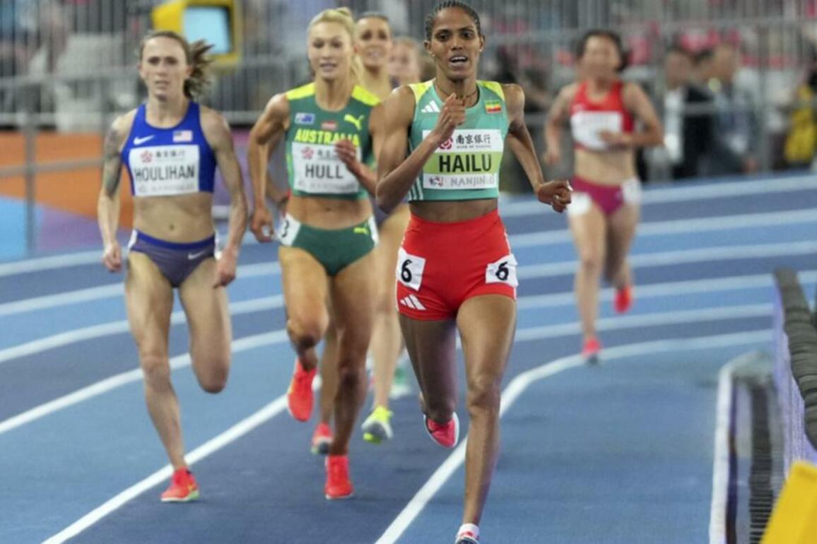Jess Hull, Ky Robinson hit medal trail at world indoors