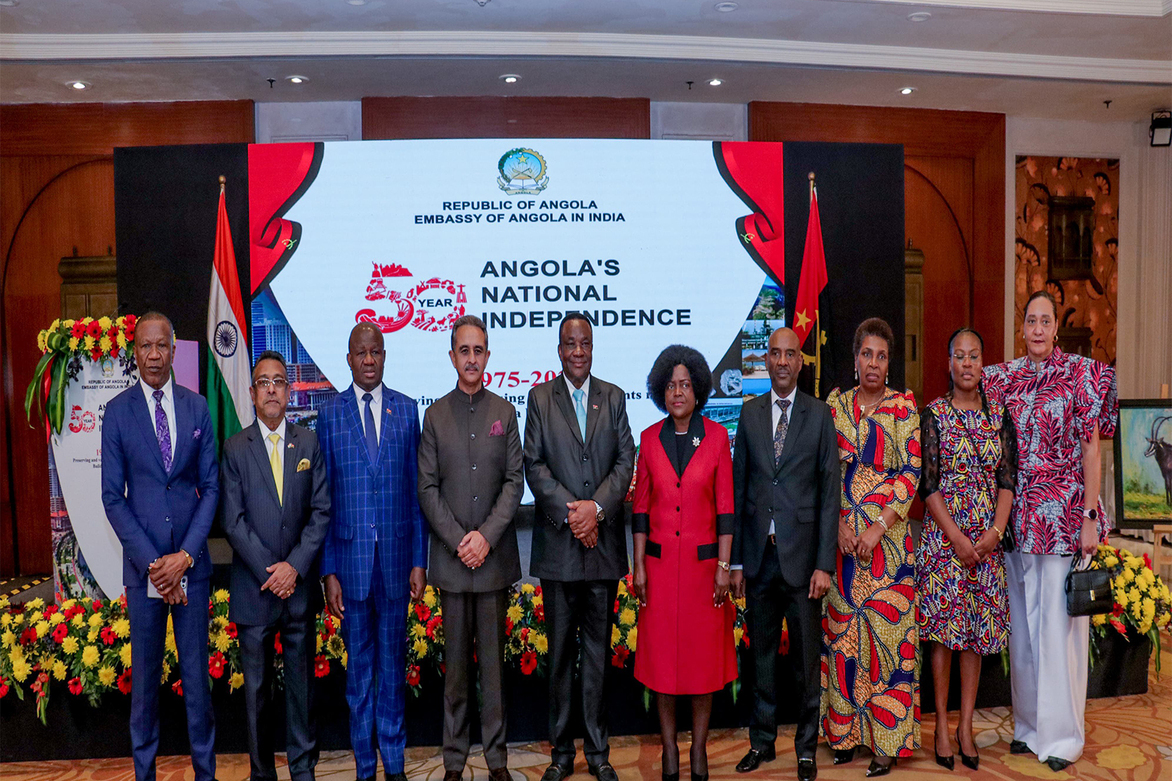 MoS Kirti Vardhan Singh participates in Angola's 50th Independence Day celebrations