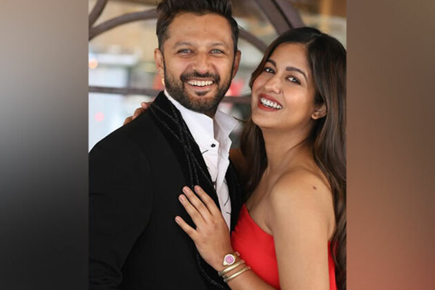 Ishita Dutta flaunts her baby bump as she is expecting her second child with Vatsal Sheth