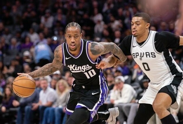 Kings rout Spurs in De'Aaron Fox's return to Sacramento