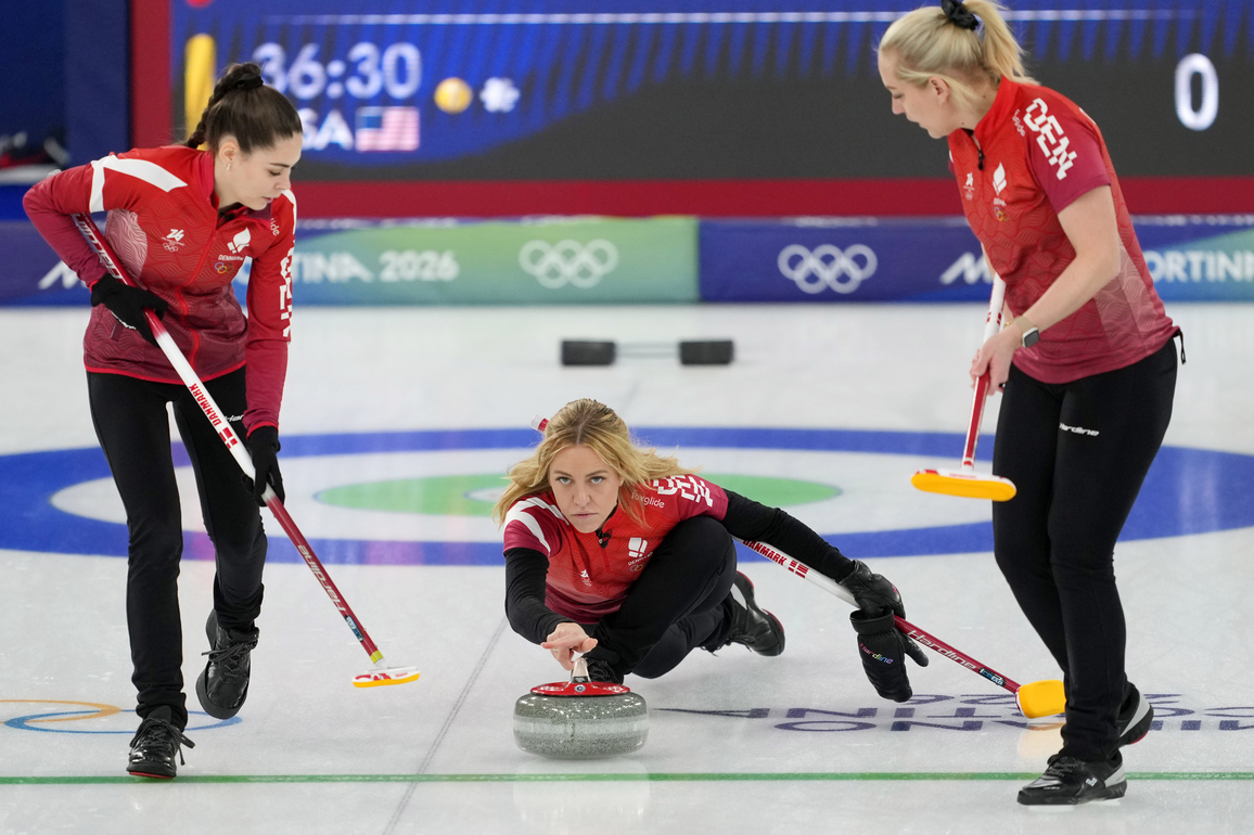 (MICO2026)ITALY-CORTINA D'AMPEZZO-OLYMPIC WINTER GAMES-CURLING-WOMEN-ROUND ROBIN-DEN VS USA