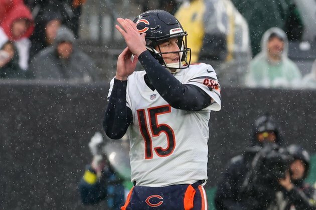 Bears release backup QB Trevor Siemian