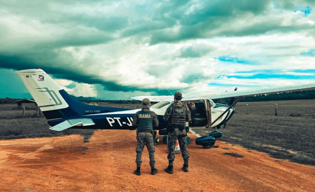 Avião foi apreendido pela PF quando pousava em fazenda em RR