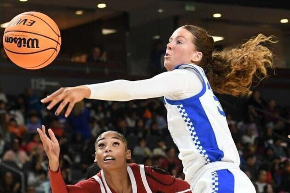 SEC tournament roundup: Kentucky pounds Arkansas in opener
