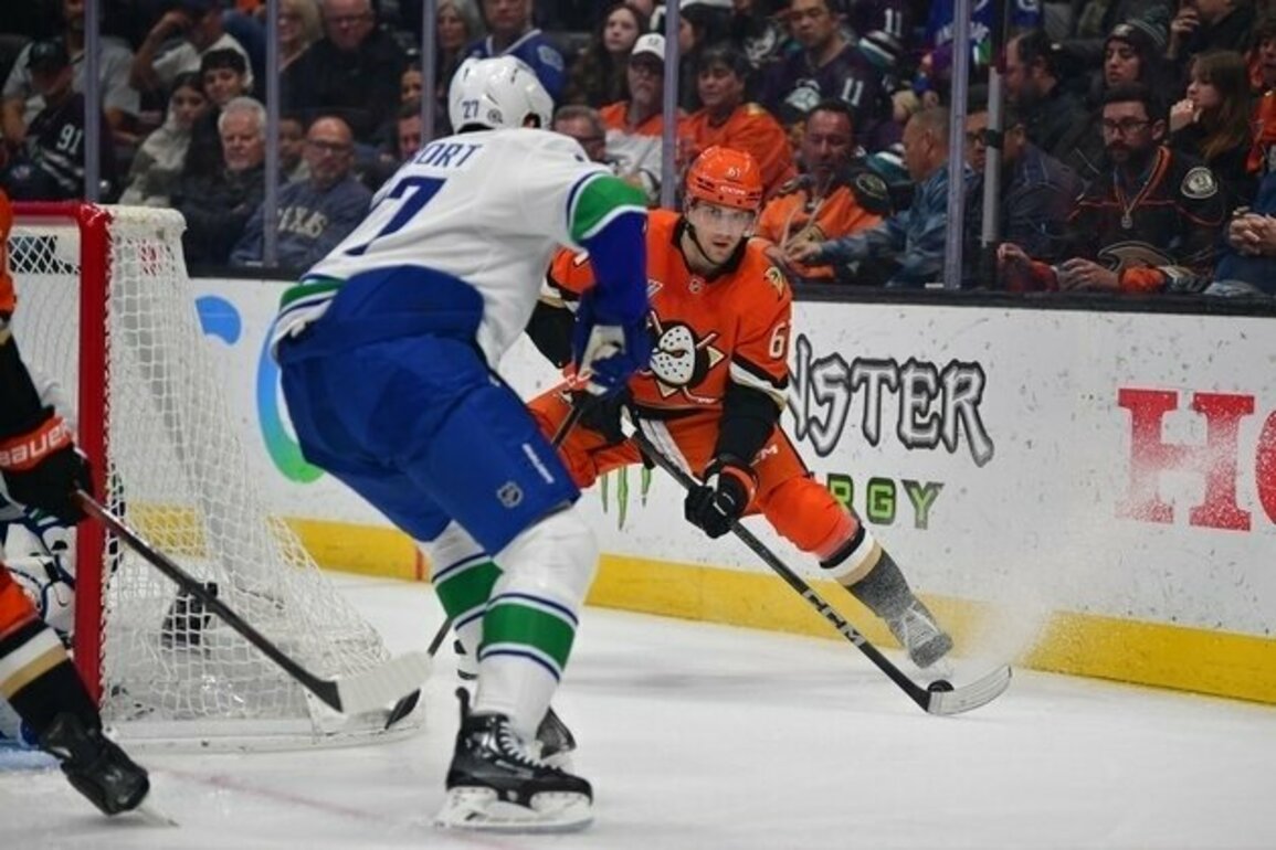 Ducks escape early hole, end Canucks' head-to-head hex