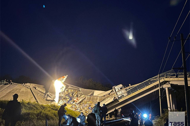 7 dead after bridge collapses over passenger train in Russia