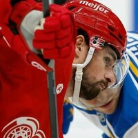 Red Wings aim to prolong Kings' home struggles