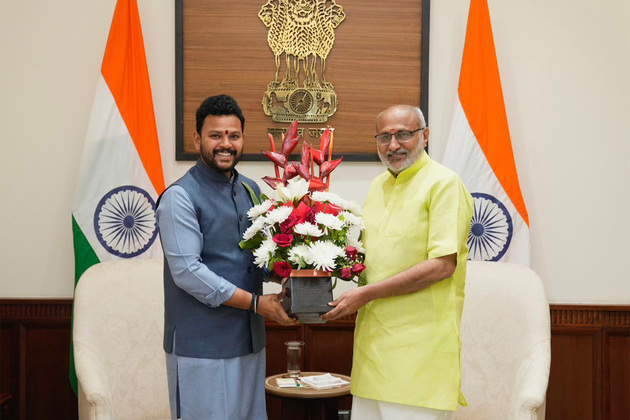 Union Minister for Civil Aviation calls on Vice-President CP Radhakrishnan