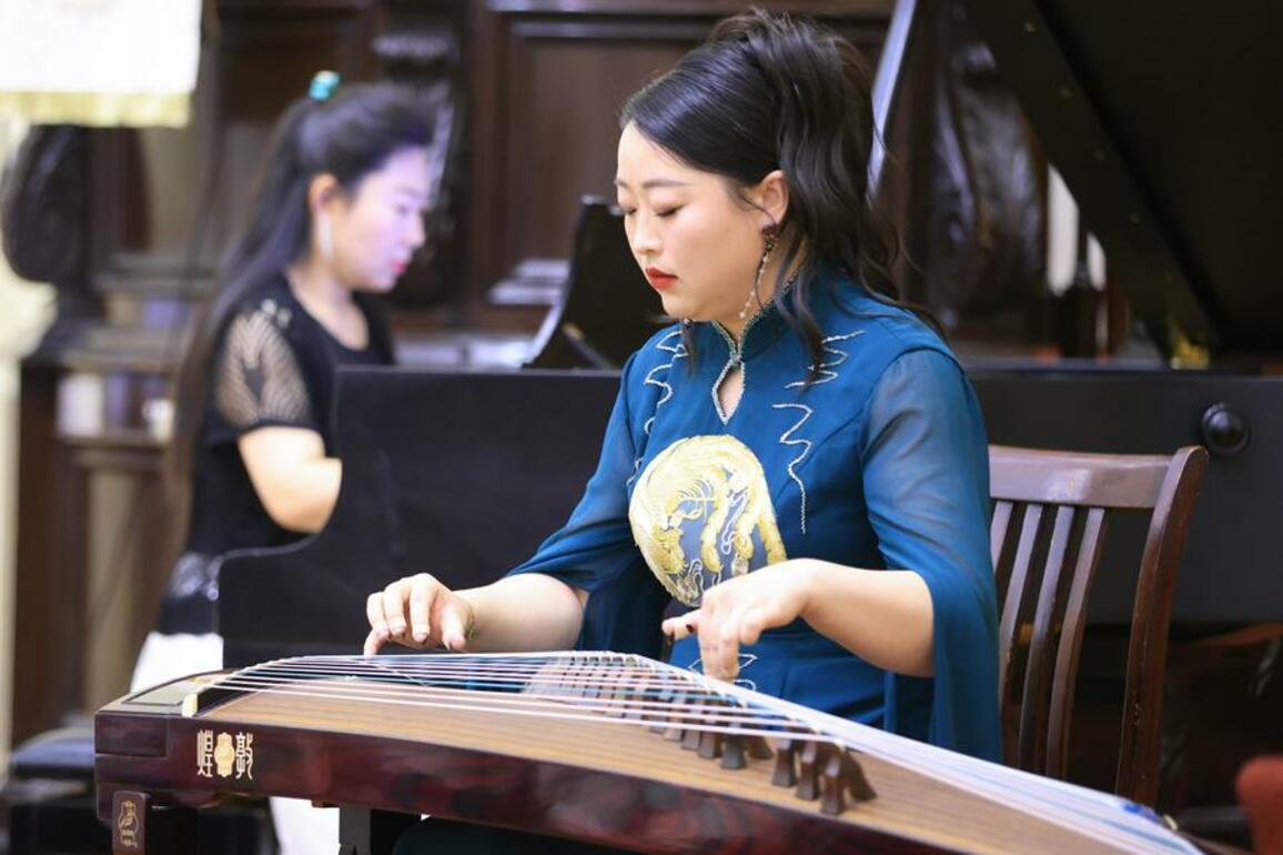 Album: Chinese folk music concert held in New Zealand