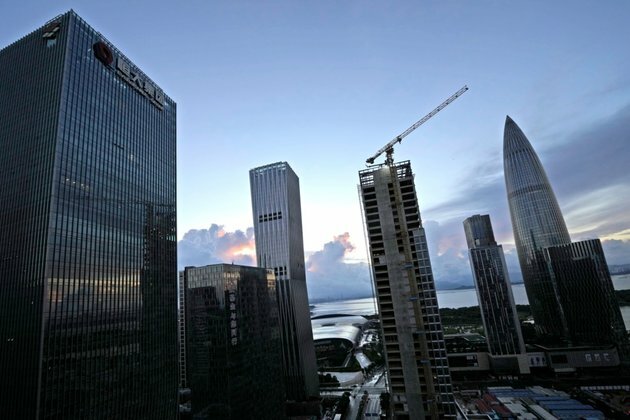 Police in China Detain Some Evergrande Wealth Management Staff