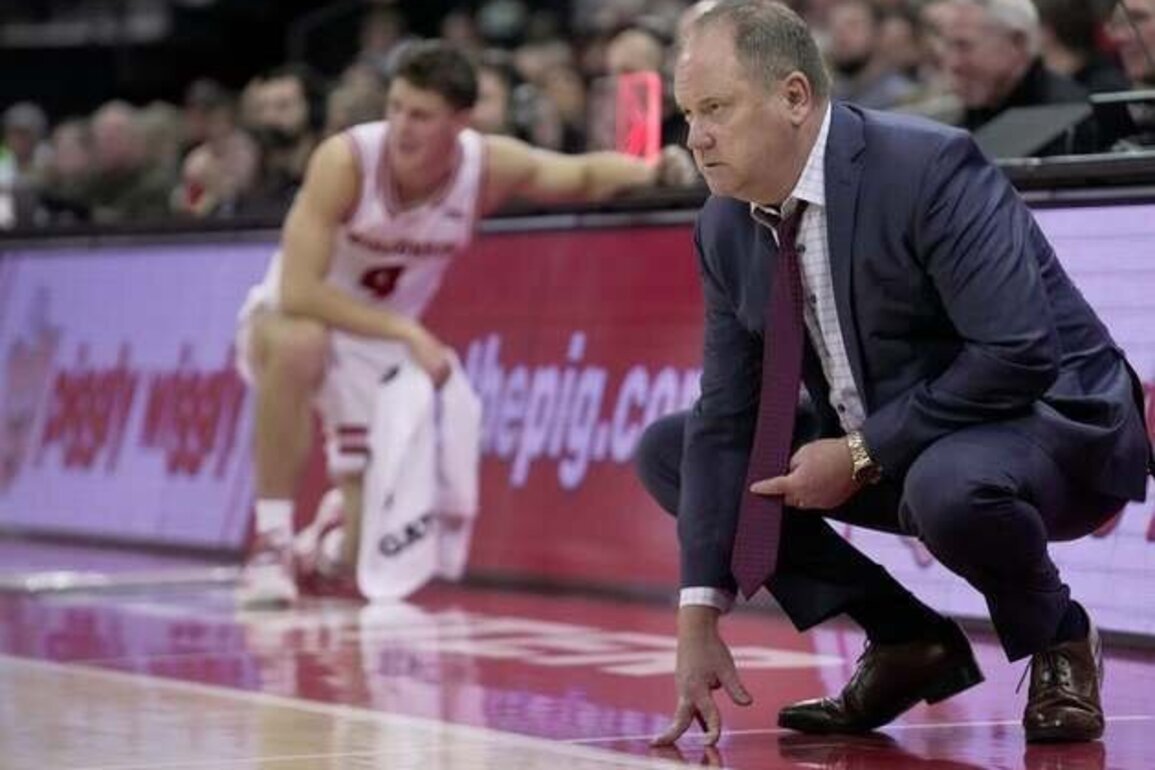 Wisconsin strolls to comfortable win over Milwaukee