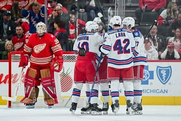 Rangers remain hot on road, take down Red Wings 4-1