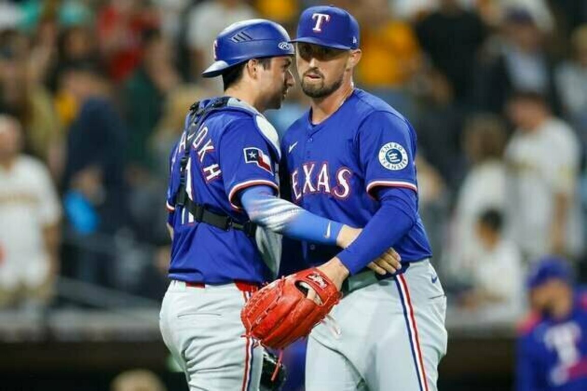 Kyle Higashioka's monster night lifts Rangers past Padres