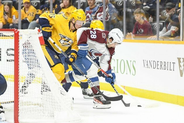 Predators ride two last-minute goals to win over Avs