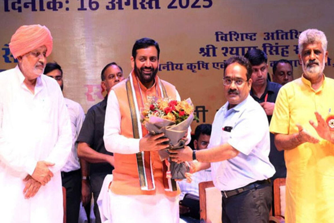 Haryana: CM Saini announces to include Honey under 'Bhavantar Bharpai Yojana'