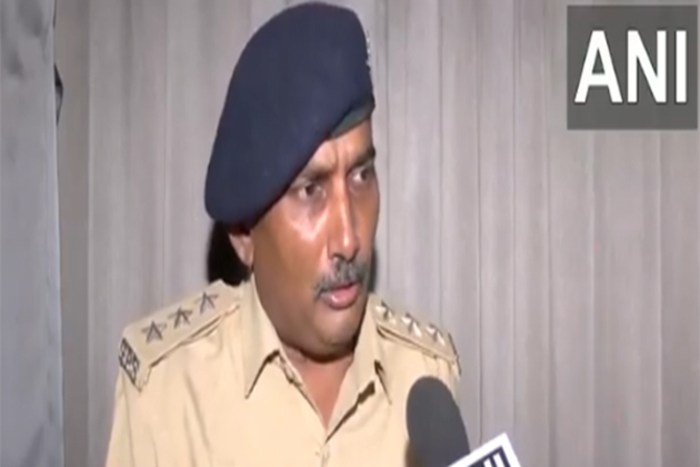 "Went inside with oxygen masks; tied hands with wet clothes to lift bodies": SDRF official on Air India crash