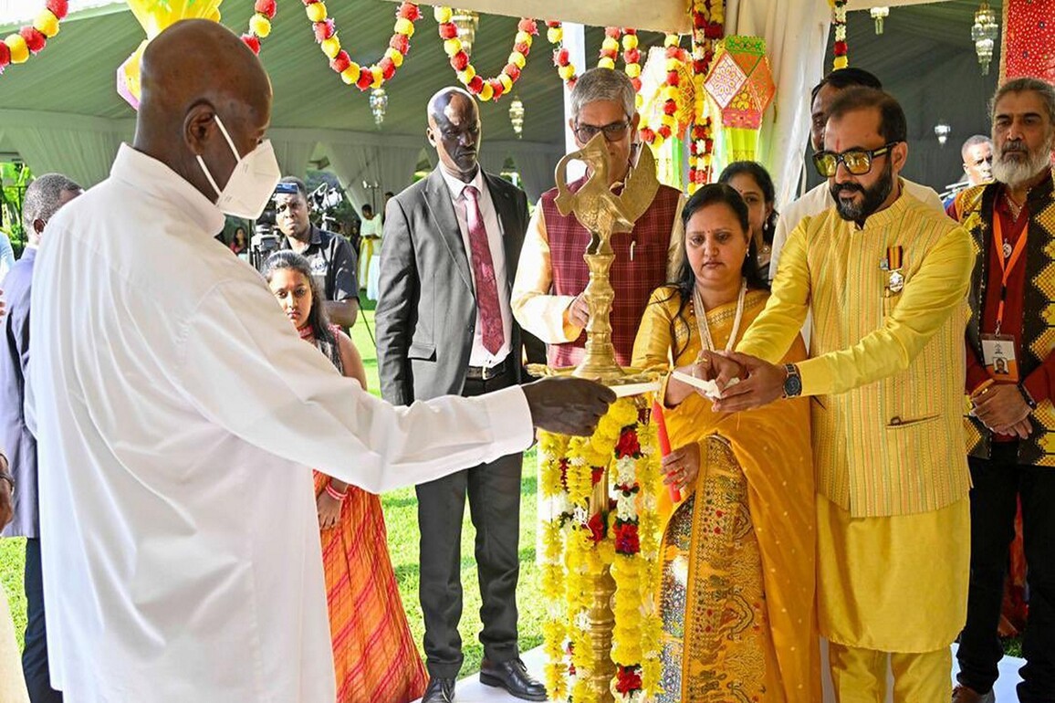 Ugandan President hosts Diwali dinner for Indian community at State House