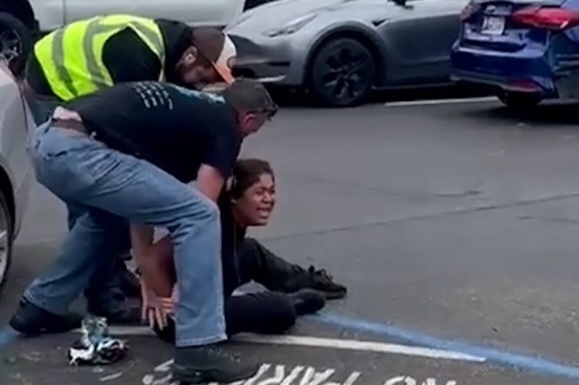 Video shows San Diego hotel worker's immigration arrest