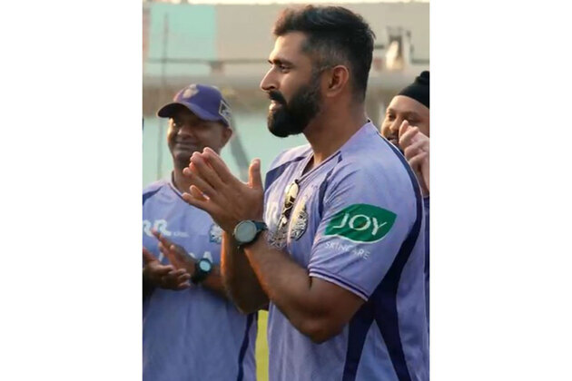 Abhishek Nayar leads KKR's practice session at Eden Gardens with motivational speech ahead of IPL 2026