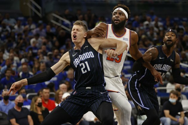Evan Fournier helps Knicks to blowout of former team
