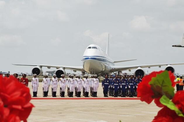 Xi says looking forward to cementing friendship, promoting cooperation with Cambodia