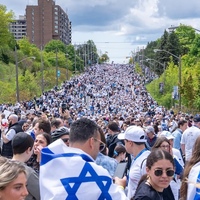 Tens of thousands march in support of Israel in Toronto 