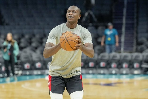 Reports: Spurs bring back big man Gorgui Dieng