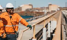 Woodside floats 14-week FIFO contracts 