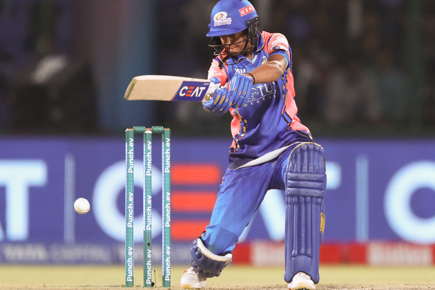 WPL: Mumbai Indians wins toss, opts to field against Gujarat Giants