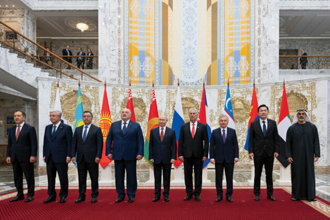 On behalf of UAE President, Crown Prince of Abu Dhabi attends Supreme Eurasian Economic Council meeting