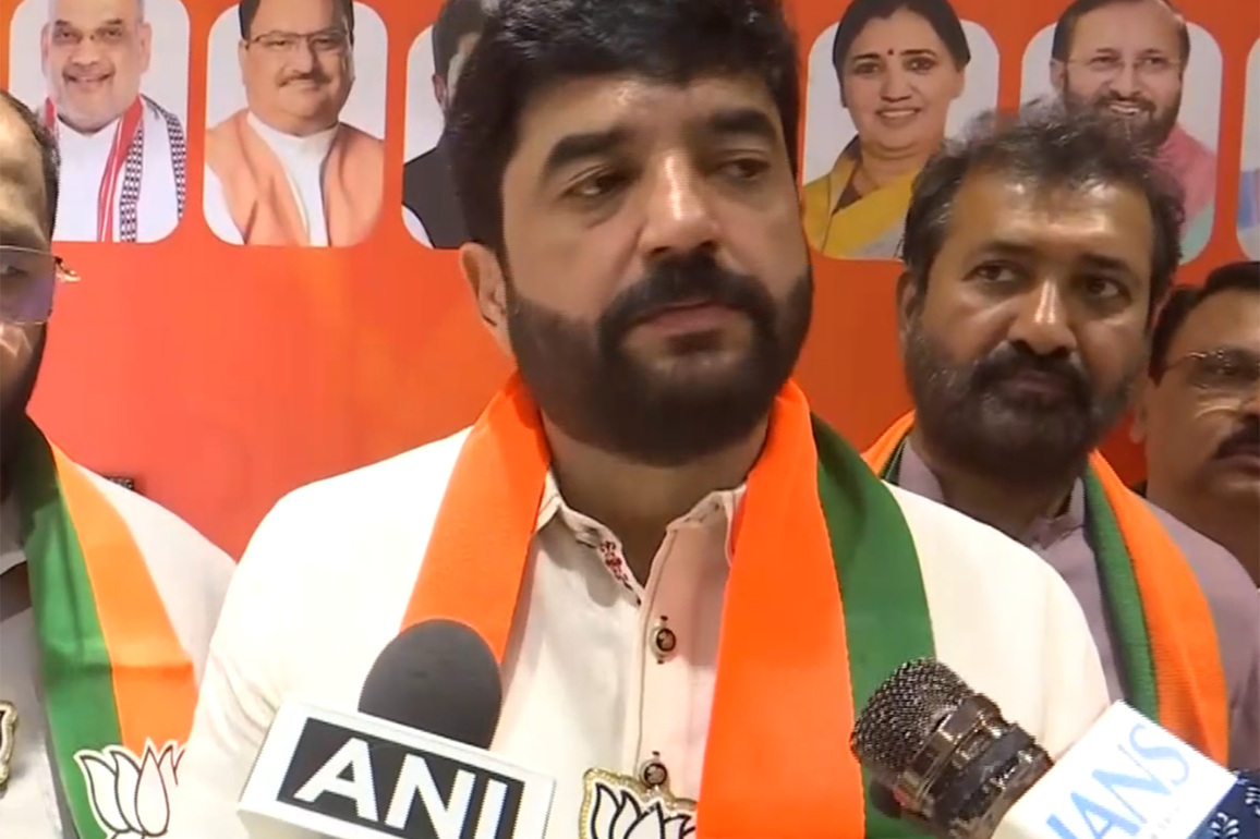 "Rahul Gandhi with those who are against India": Union MoS Murlidhar Mohol