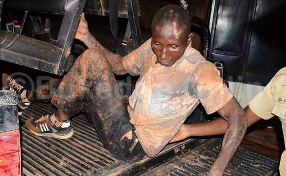 Omuvuzi wa ekimotoka ky'omusenyu nga poliisi Omuvuzi wa ekimotoka ky'omusenyu nga poliisi