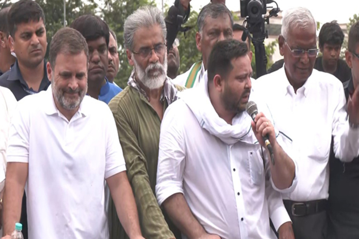"Election Commission has become Godi Aayog": Tejashwi Yadav at Bihar Bandh rally