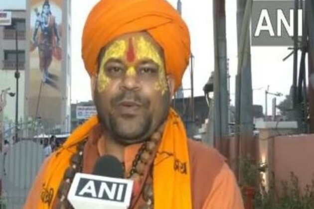 "You should apologise": Ayodhya Hanuman Garhi temple priest on Mamata Banerjee's "Mrityu Kumbh" remarks