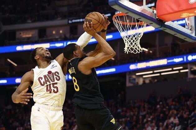Max Strus scores 24 to lead Cavaliers past Warriors
