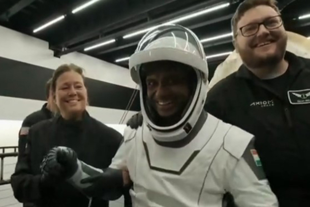 Smiling 'Shux' egresses Dragon spacecraft after successful mission