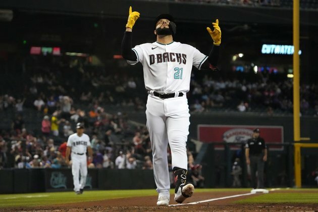 D-backs 3B Emmanuel Rivera has fractured left wrist