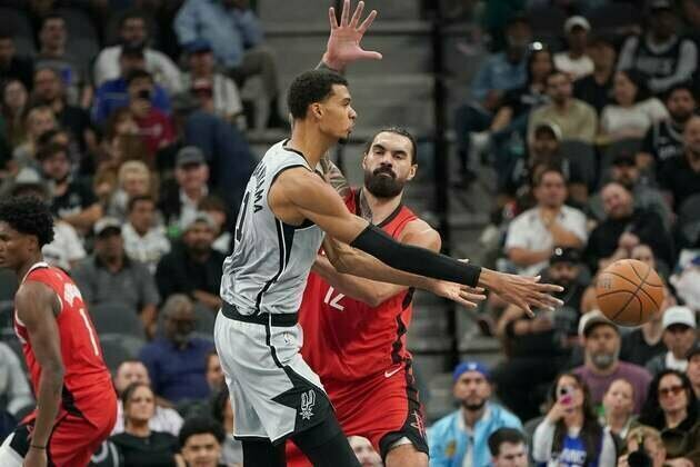 Spurs end Rockets' win streak in NBA Cup opener for both