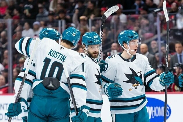 Sharks look to halt Leafs' win streak, end their own skid