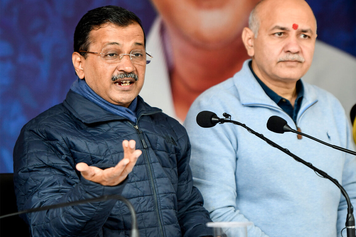 Sisodia meets Kejriwal after 7 MPs join BJP, AAP to submit letter to Rajya Sabha Chairman against defectors