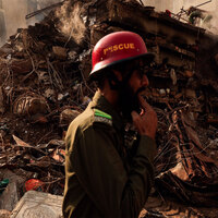 Pakistan: 30 bodies recovered from one shop after fatal fire at Karachi's Gul Plaza