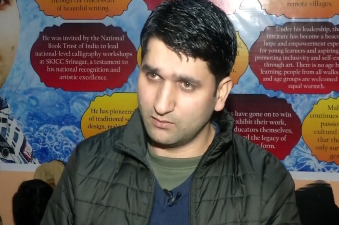 J-K: Self-taught calligraphy artist in Srinagar educates next generation with training institute