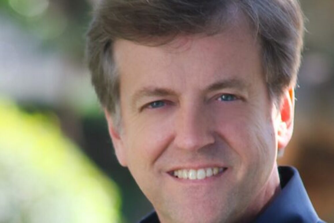 Cumulus-Owned Westwood One Shutters Formats as Felker Exits