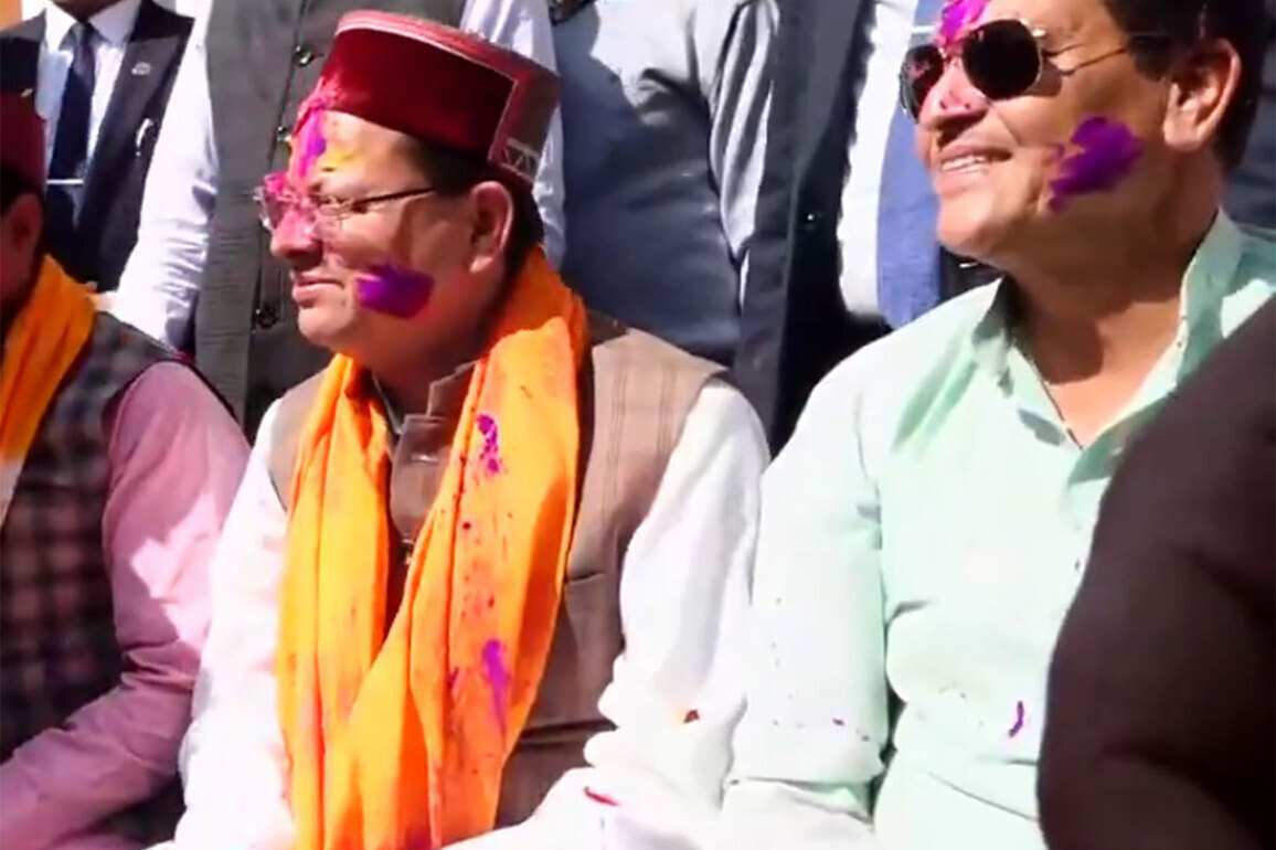 Uttarakhand Chief Minister Dhami participates in Holi Milan celebration at BJP office