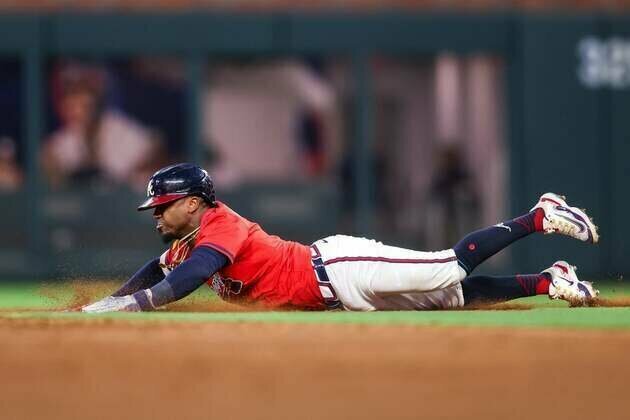 Braves break through late, hand M's 4th straight loss