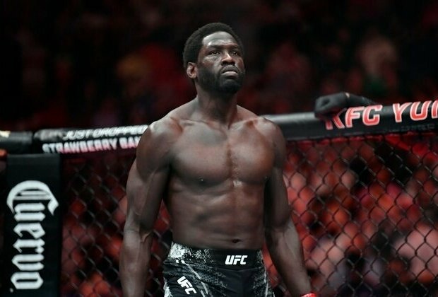 Jared Cannonier takes care of Gregory Rodrigues at Fight Night