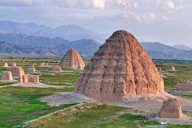 China's Xixia Imperial Tombs draw growing tourist interest