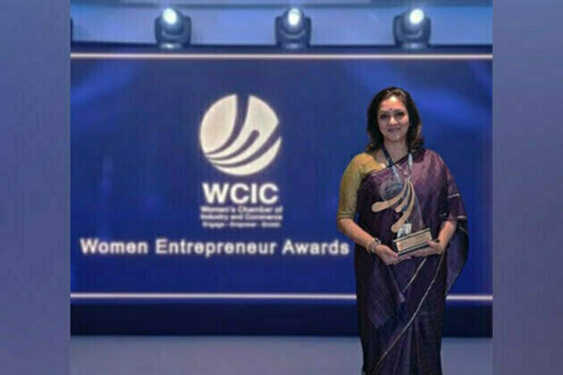 Dr Sujata Seshadrinathan receives Women's Entrepreneur of the Year award for the SAARC region