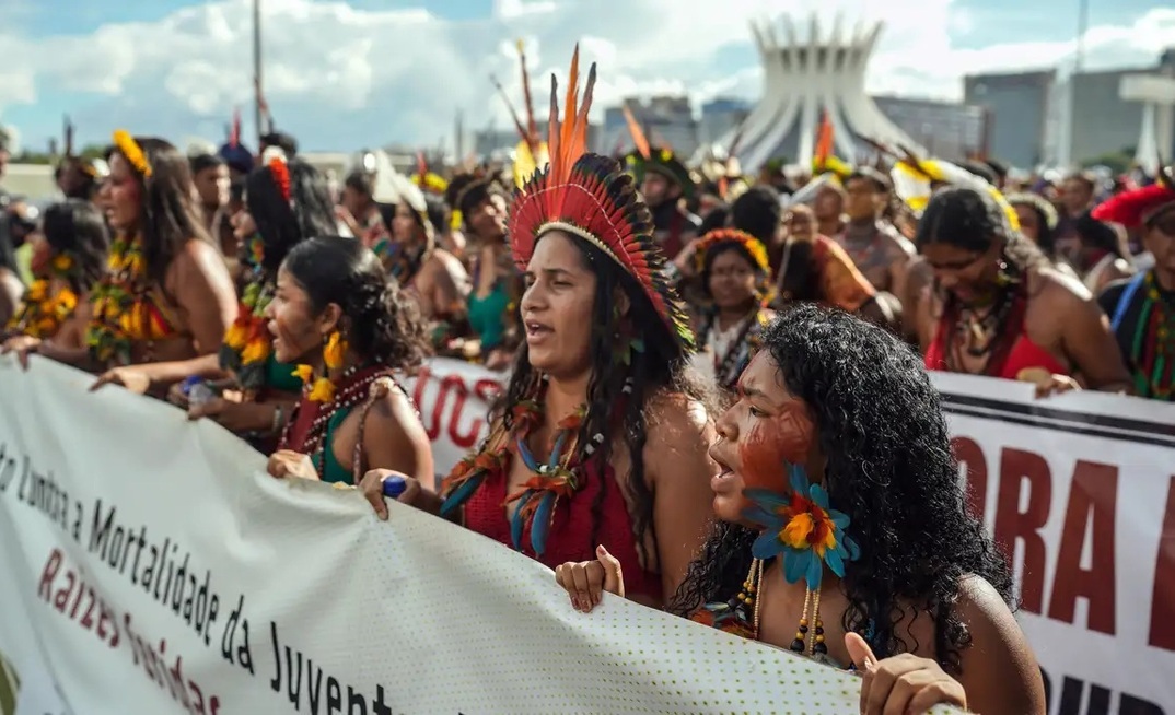 Marcha por demarcações reuniu milhares em Brasília, no Abril Indígena